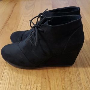 Dream Pairs Lace Up Low Wedge Ankle Boots